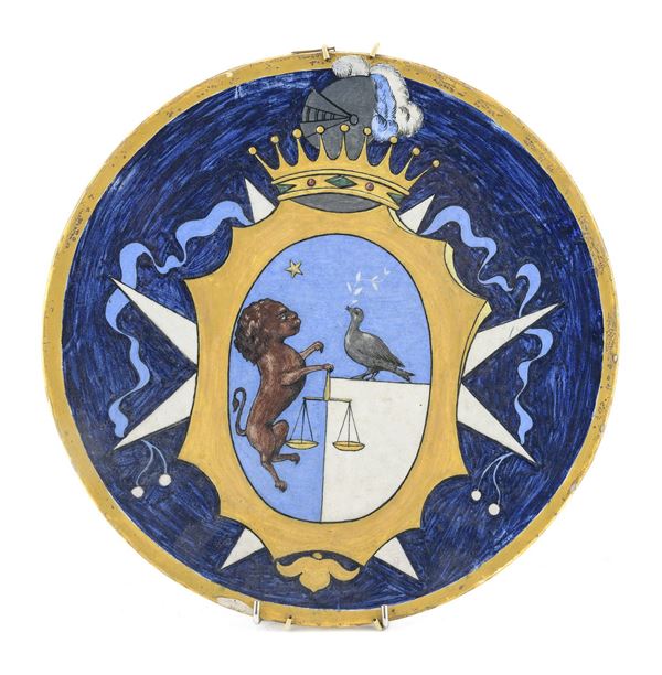 PIATTO CON ARALDICA IN CERAMICA