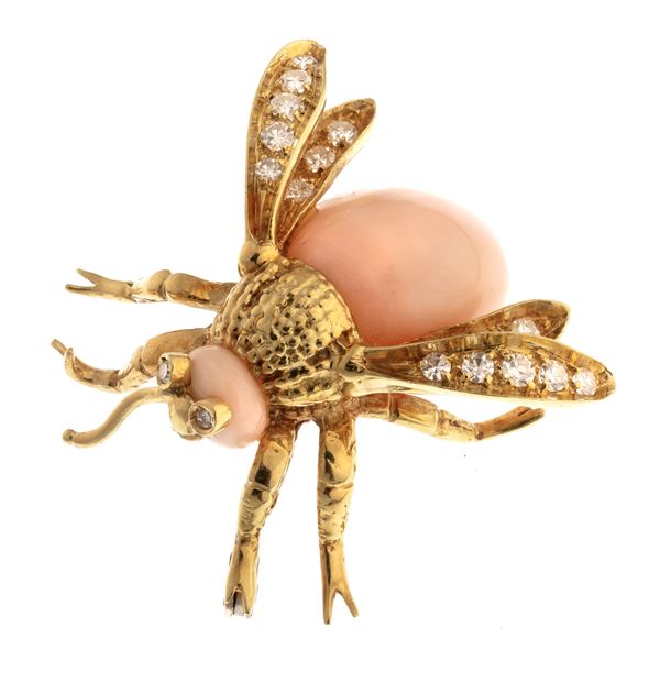 SPILLA CON CORALLO E BRILLANTI