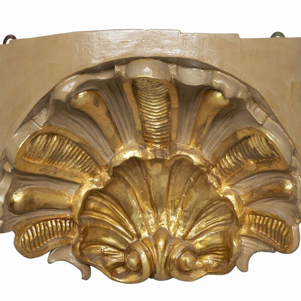 MENSOLA IN LEGNO DORATO, XVIII SECOLO