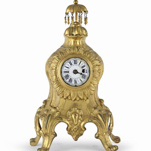 PENDOLETTA IN BRONZO DORATO, PARIGI XVIII SECOLO