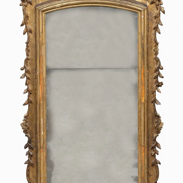 SPECCHIERA IN LEGNO DORATO, PROBABILMENTE NAPOLI XIX SECOLO