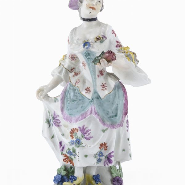 FIGURA DI GENTILDONNA IN PORCELLANA, MEISSEN XVIII SECOLO