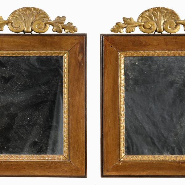 COPPIA DI SPECCHIERINE IN NOCE, XIX SECOLO