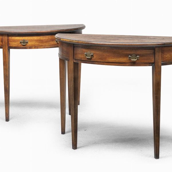 COPPIA DI CONSOLE IN LEGNO TINTO A NOCE