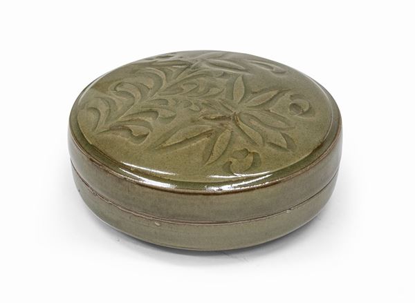 SCATOLA PER CALLIGRAFIA IN PORCELLANA AD INVETRIATURA CELADON, CINA