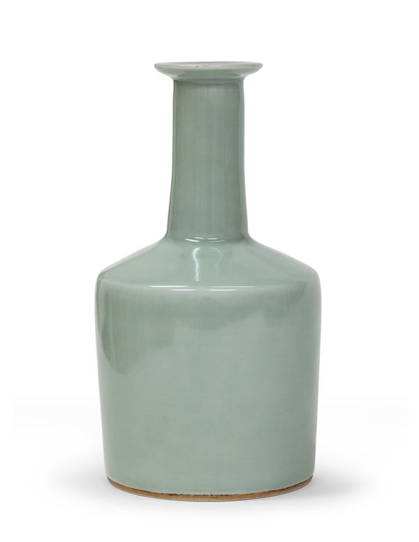 VASO IN PORCELLANA AD INVERIATURA CELADON, CINA