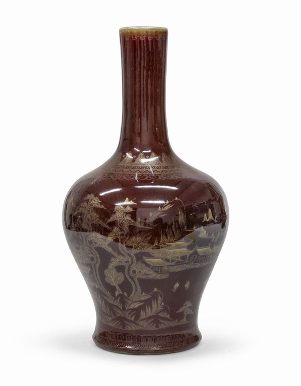 VASO IN PORCELLANA A FONDO ROSSO E ORO, CINA