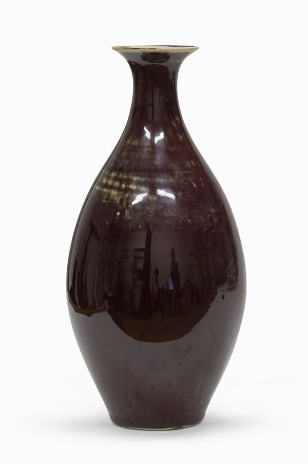 VASO IN PORCELLANA AD INVETRIATURA ROSSO RITUALE, CINA