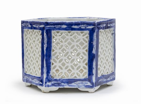 VASO IN PORCELLANA BIANCO E BLU, CINA