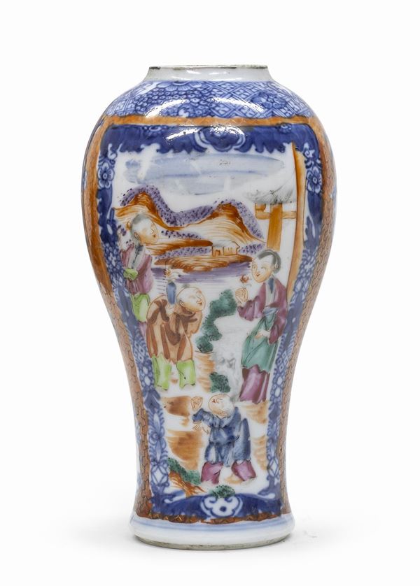 VASO IN PORCELLANA A SMALTI POLICROMI, CINA FINE XVIII, INIZIO XIX SECOLO