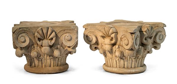 COPPIA DI CAPITELLI IN PIETRA TUFACEA, INIZI XX SECOLO