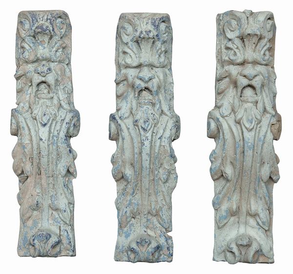 TRE FREGI IN CEMENTITE DI STILE RINASCIMENTALE