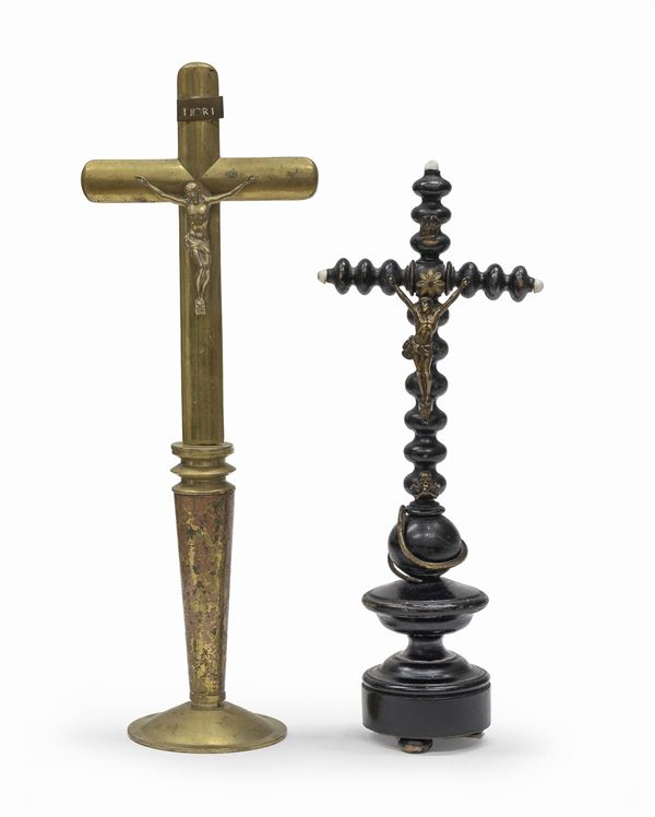 DUE CROCIFISSI, XIX - XX SECOLO