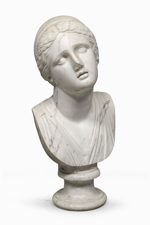 BUSTO DI DONNA ROMANA IN MARMO BIANCO