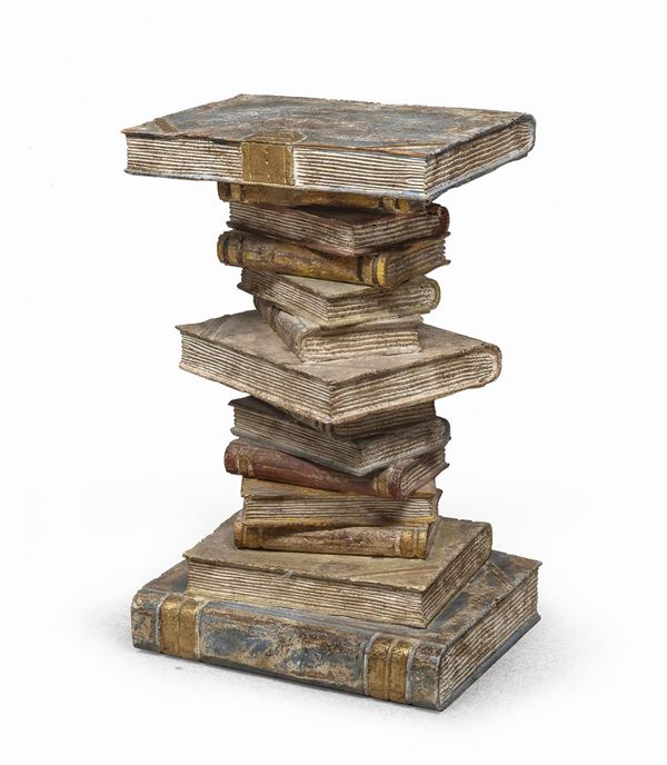 BASE A CATASTA DI LIBRI
