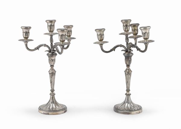 COPPIA DI CANDELABRI IN ARGENTO, ITALIA 1950 ca.