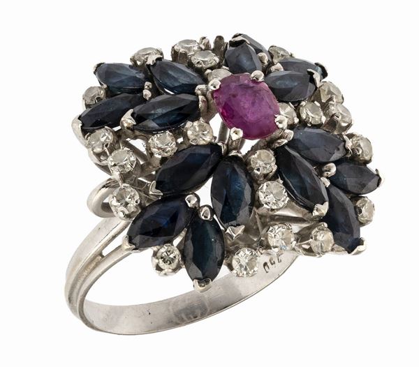 ANELLO CON ZAFFIRI, RUBINO E BRILLANTI