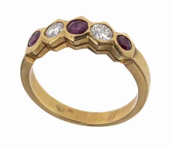 ANELLO CON RUBINI E BRILLANTI