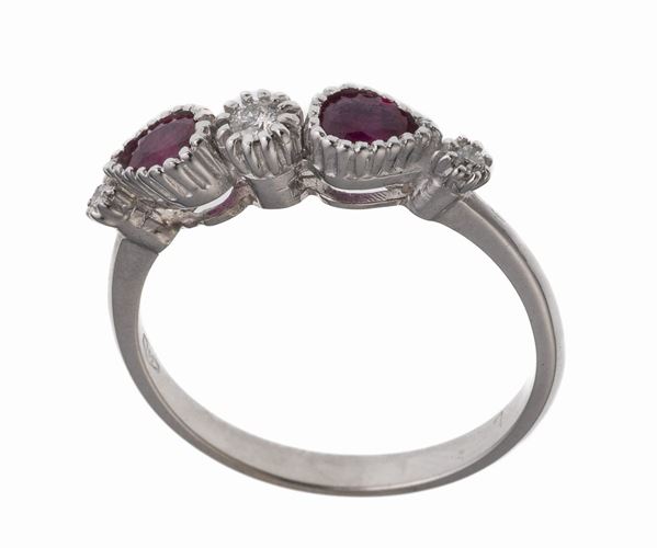 ANELLO CON RUBINI E BRILLANTI