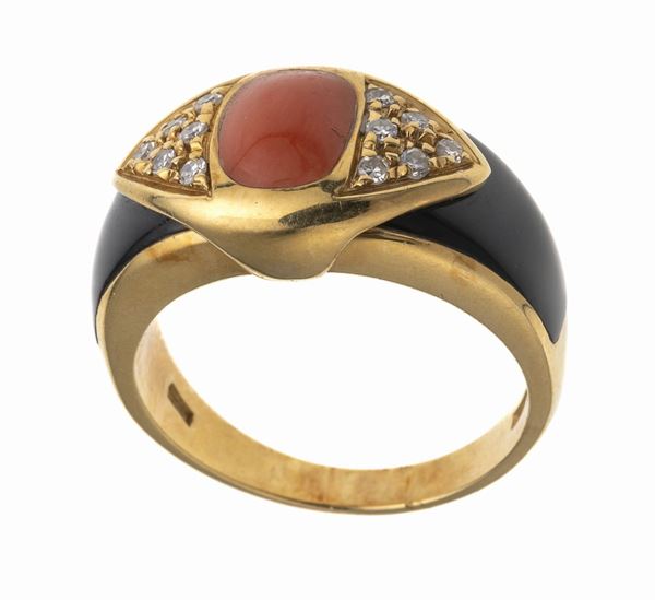 ANELLO CON CORALLO, ONICE E BRILLANTI