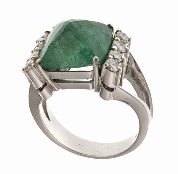 ANELLO CON SMERALDI E BRILLANTI