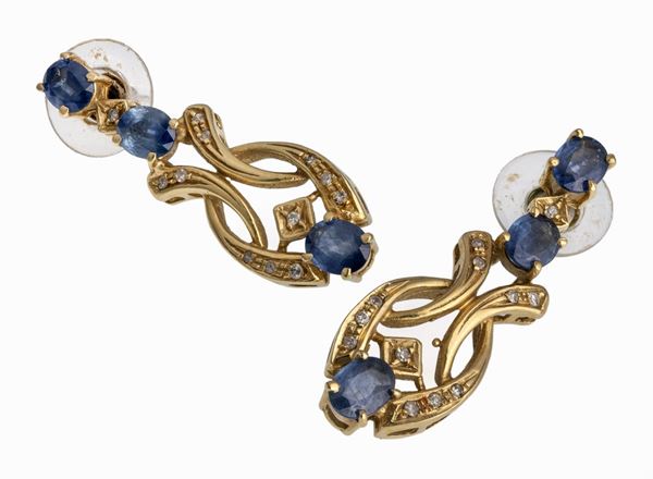 COPPIA DI ORECCHINI CON ZAFFIRI E BRILLANTI