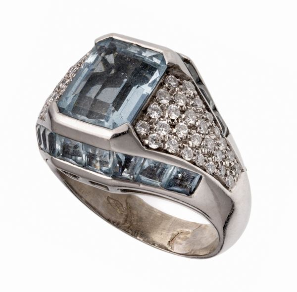 ANELLO CON BRILLANTI E ACQUAMARINA