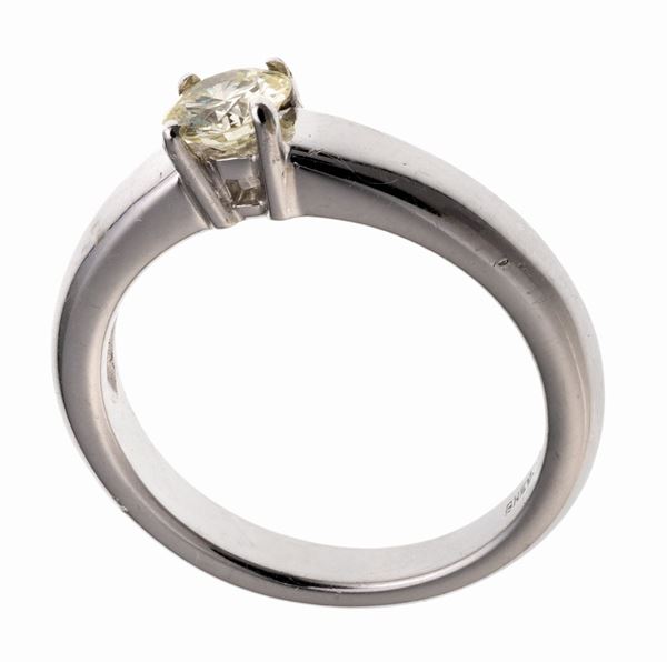 ANELLO SOLITAIRE CON BRILLANTE