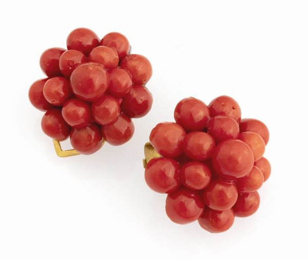 COPPIA DI ORECCHINI CON CORALLI