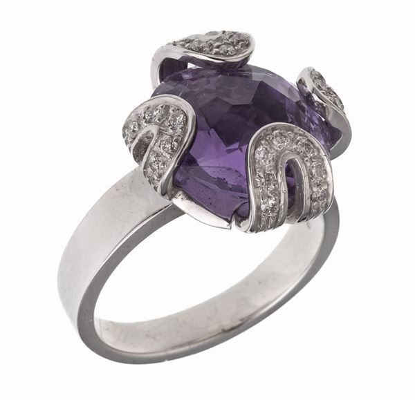 ANELLO CON AMETISTA E BRILLANTI