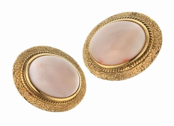 COPPIA DI ORECCHINI CON CORALLO ROSA