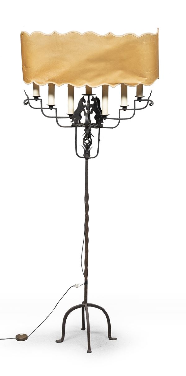 CANDELABRO DA TERRA IN FERRO BATTUTO