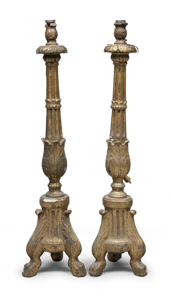 COPPIA DI CANDELIERI IN LEGNO DORATO