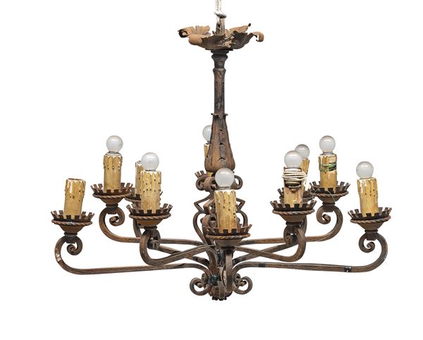 LAMPADARIO IN FERRO BATTUTO