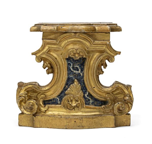MENSOLA IN LEGNO DORATO, XVIII SECOLO