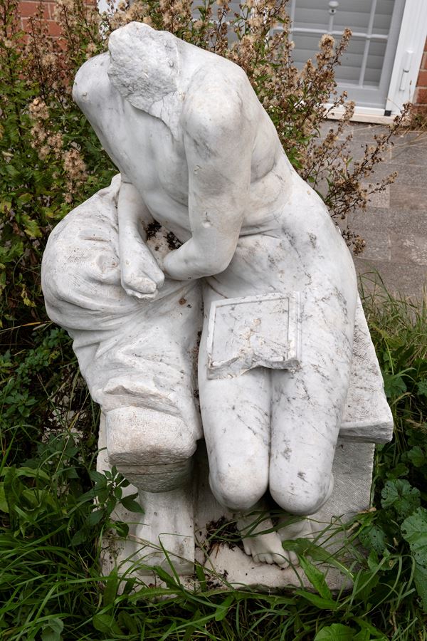 GUPPO MARMOREO IN MARMO DI CARRARA, XIX SECOLO