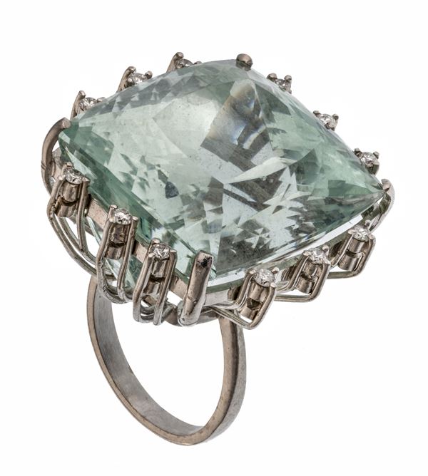 ANELLO CON ACQUAMARINA E BRILLANTI