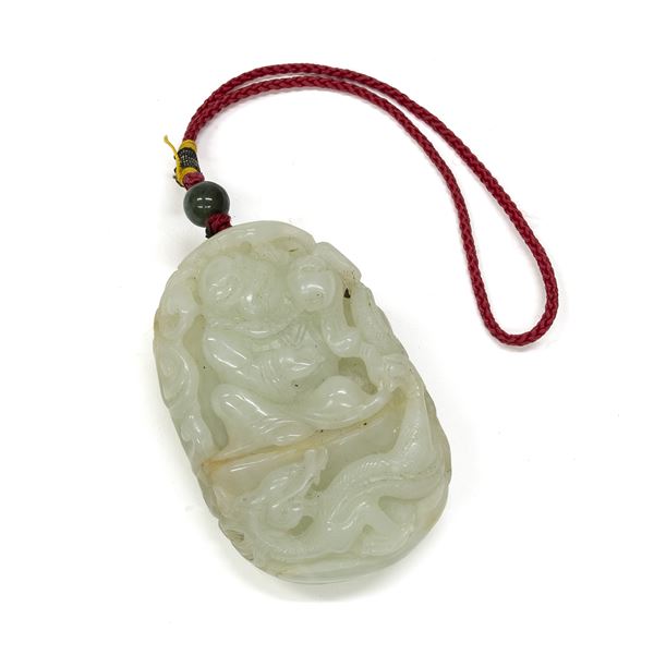 GRANDE PENDENTE IN GIADA, CINA, PRIMA METÁ XX SECOLO
