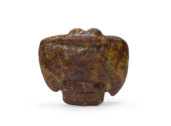 PICCOLA SCULTRA IN GIADA, CINA XX SECOLO