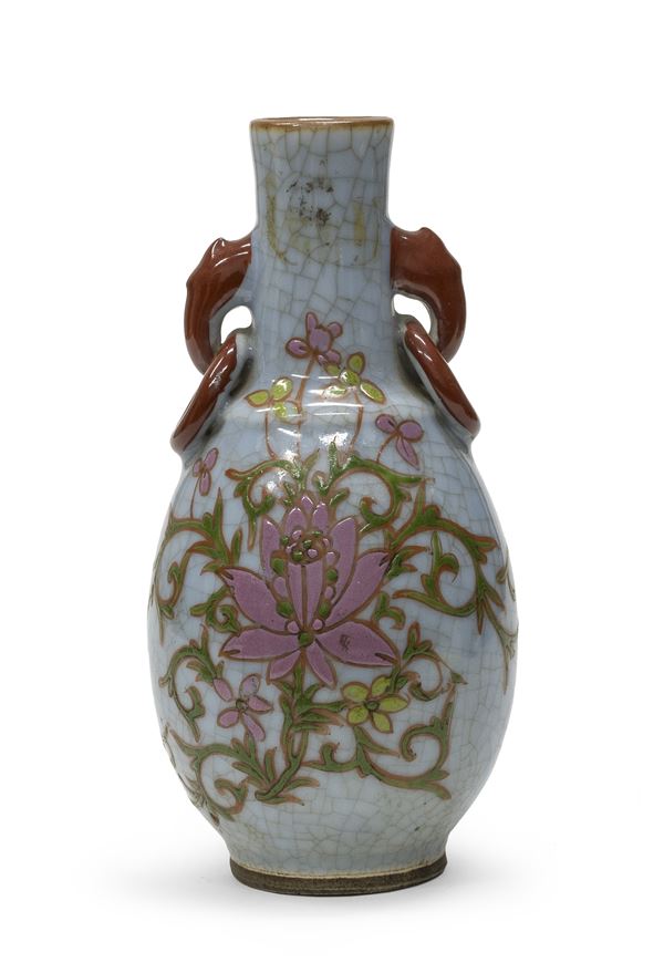 VASO IN PORCELLANA, CINA FINE XIX SECOLO