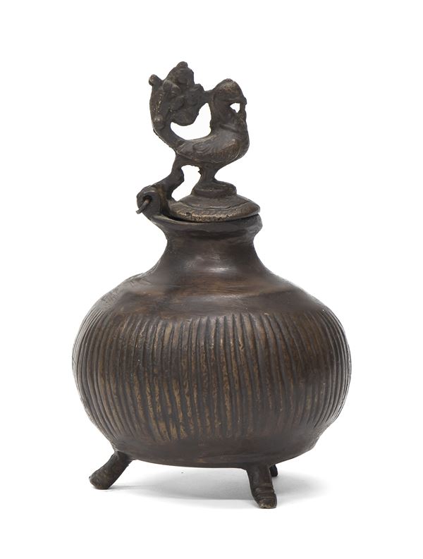 GIARA CON COPERCHIO IN BRONZO, INDIA INIZI XX SECOLO