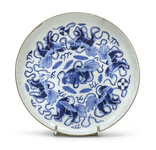 PIATTO IN PORCELLANA BIANCO E BLU, CINA, FINE XIX SECOLO