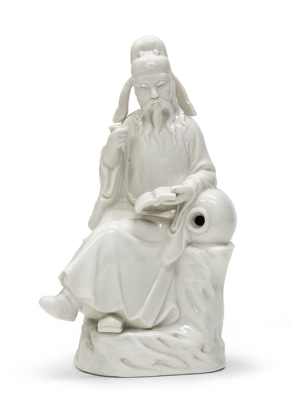 SCULTURA DI LETTERATO IN PORCELLANA BIANCA, CINA