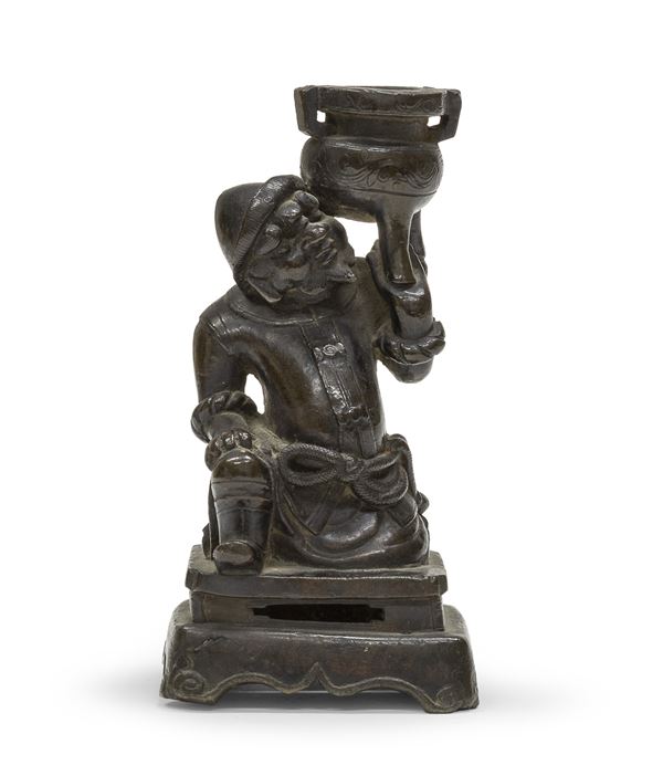 PICCOLO PORTA CANDELA IN BRONZO, CINA XIX SECOLO