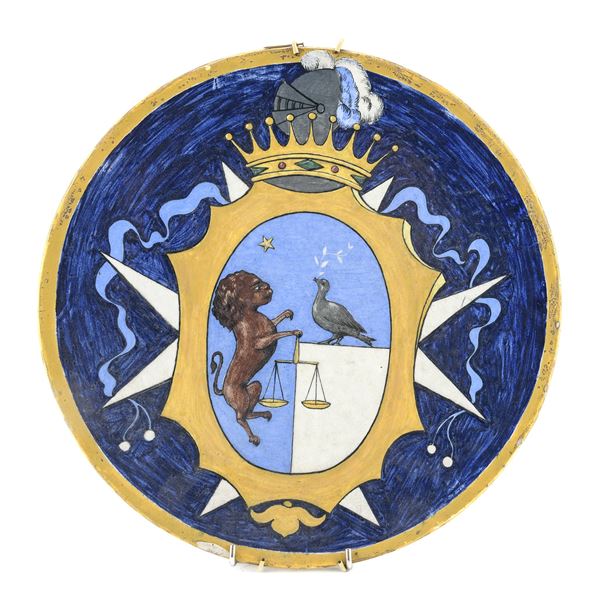 PIATTO CON ARALDICA IN CERAMICA