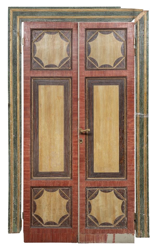 PORTA A DUE ANTE IN LEGNO LACCATO, FINE XVIII SECOLO