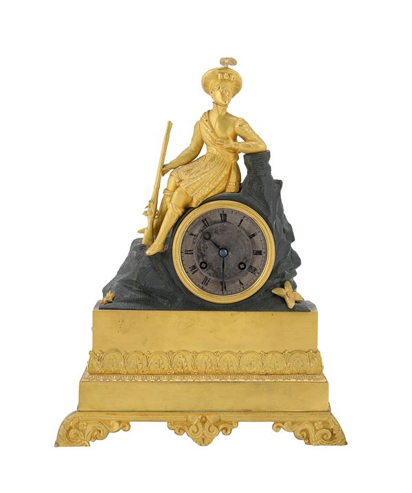 PICCOLO OROLOGIO DA TAVOLO IN BRONZO