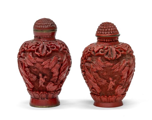 COPPIA DI SNUFF-BOTTLES IN METALLO E LACCA, CINA