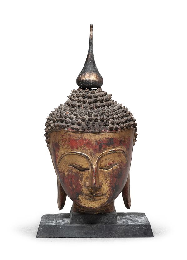 TESTA DI BUDDHA IN LEGNO DORATO, BIRMANIA INIZI XX SECOLO