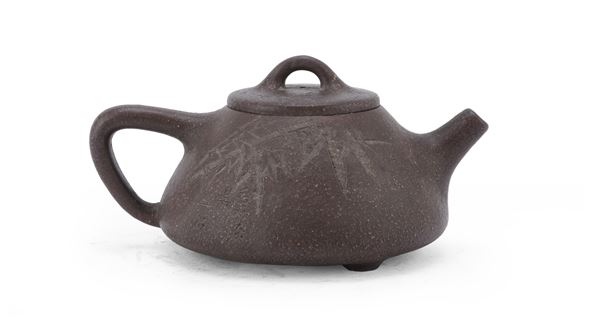 TEIERA IN CERAMICA YIXING, CINA
